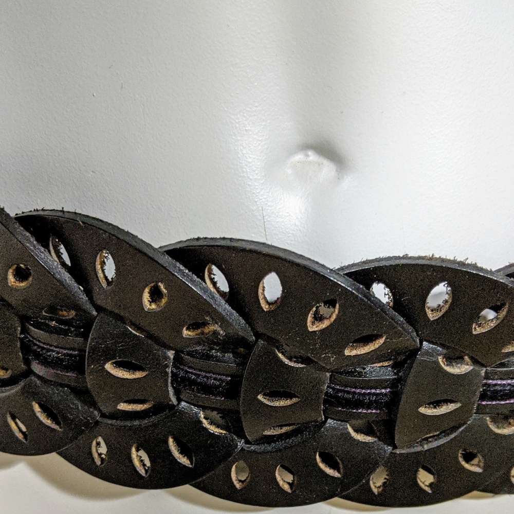 4/$25 Old Navy brand leather belt size medium - Picture 5 of 8